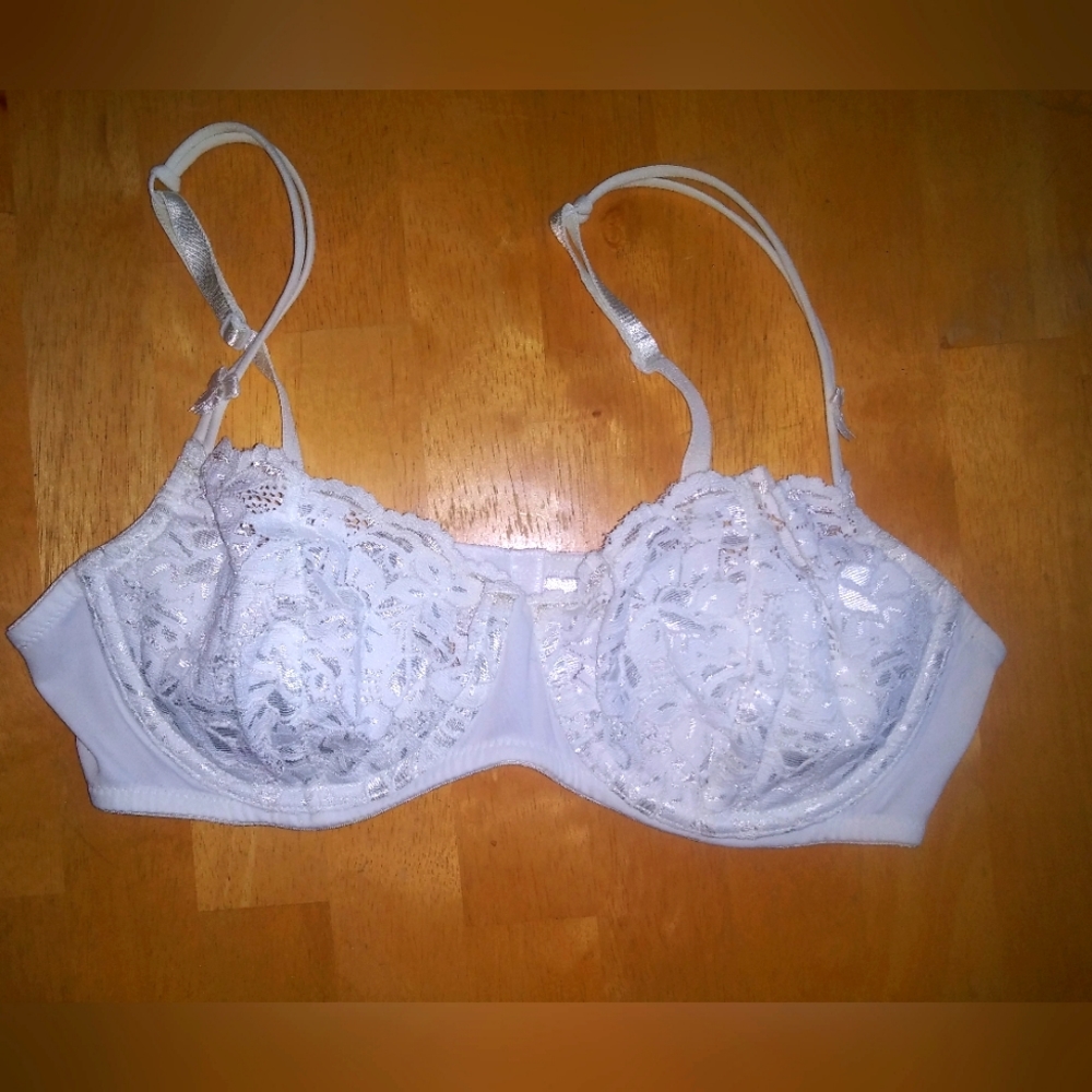 Self Expressions white lace bra